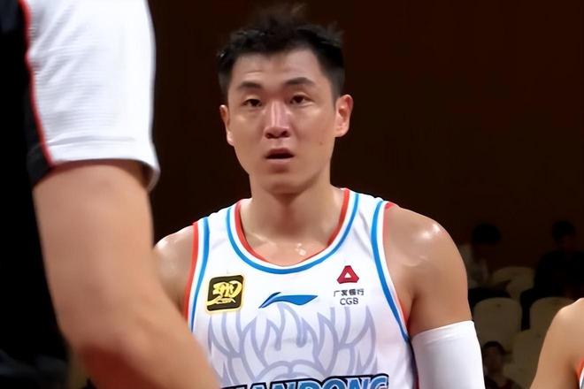 深圳 球员评价：2人满分5人及格3人爱游戏爱体育山东121-118战胜(图1)