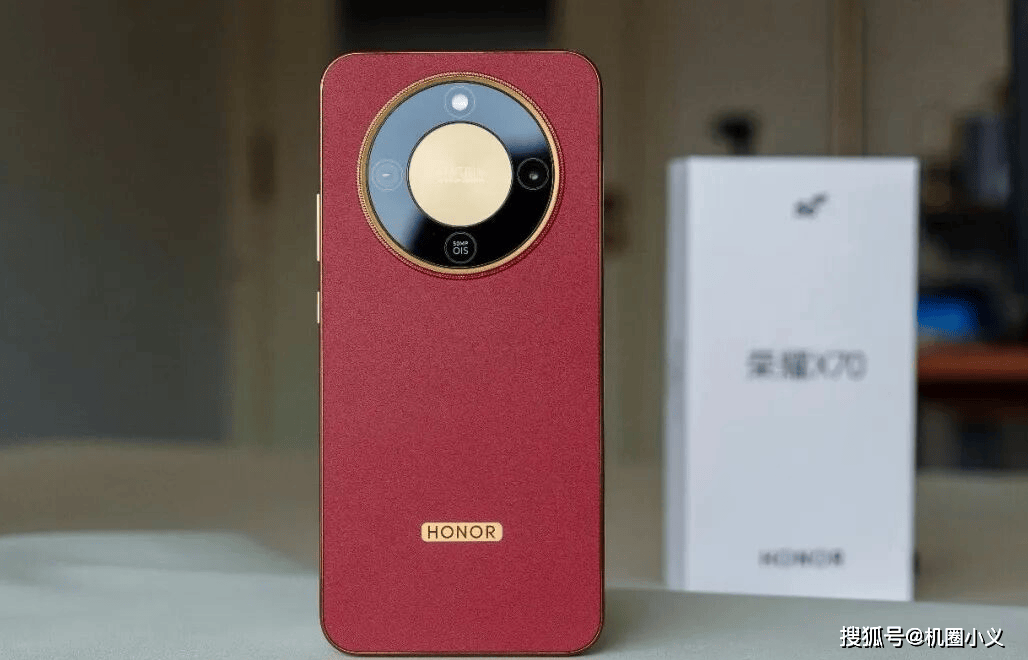 和它该怎么选？同样主打长续航、满级防护、信号稳定。爱游戏app网站相差1170元荣耀power 2(图2)